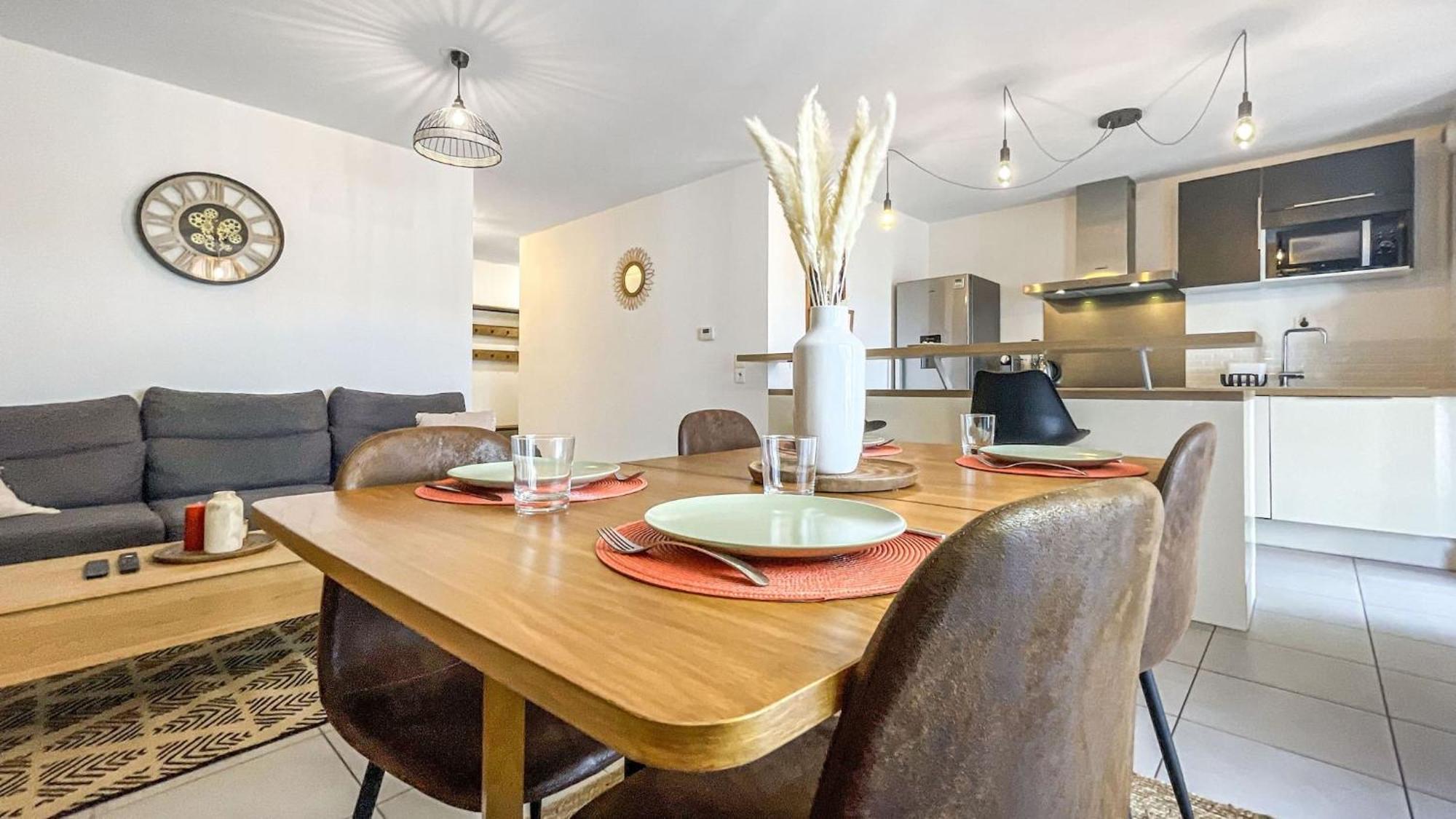 Homey Chloe - New - Parking Gratuit - Balcon Prive - Proche Geneve Аннемас Экстерьер фото